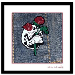 🥀💀 Skull & Roses Pin💀🥀